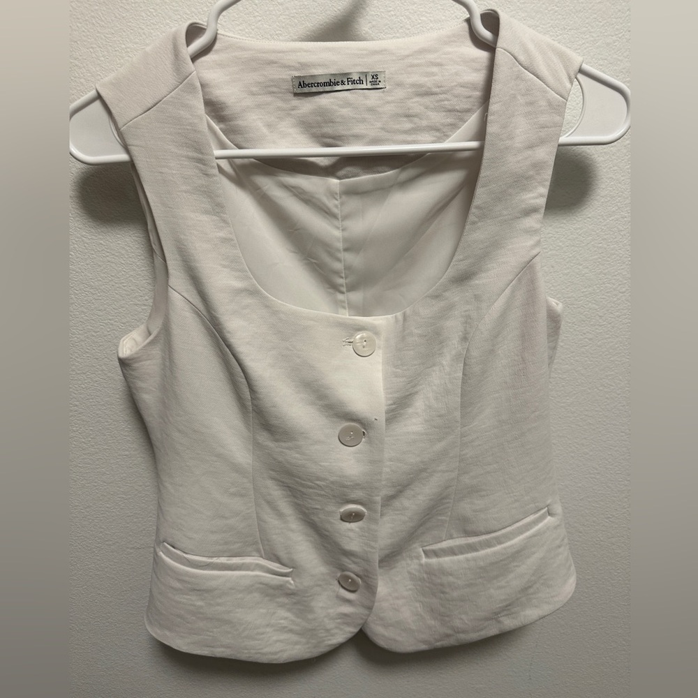 EUC Abercrombie & Fitch Cream Button-Up Suit Vest